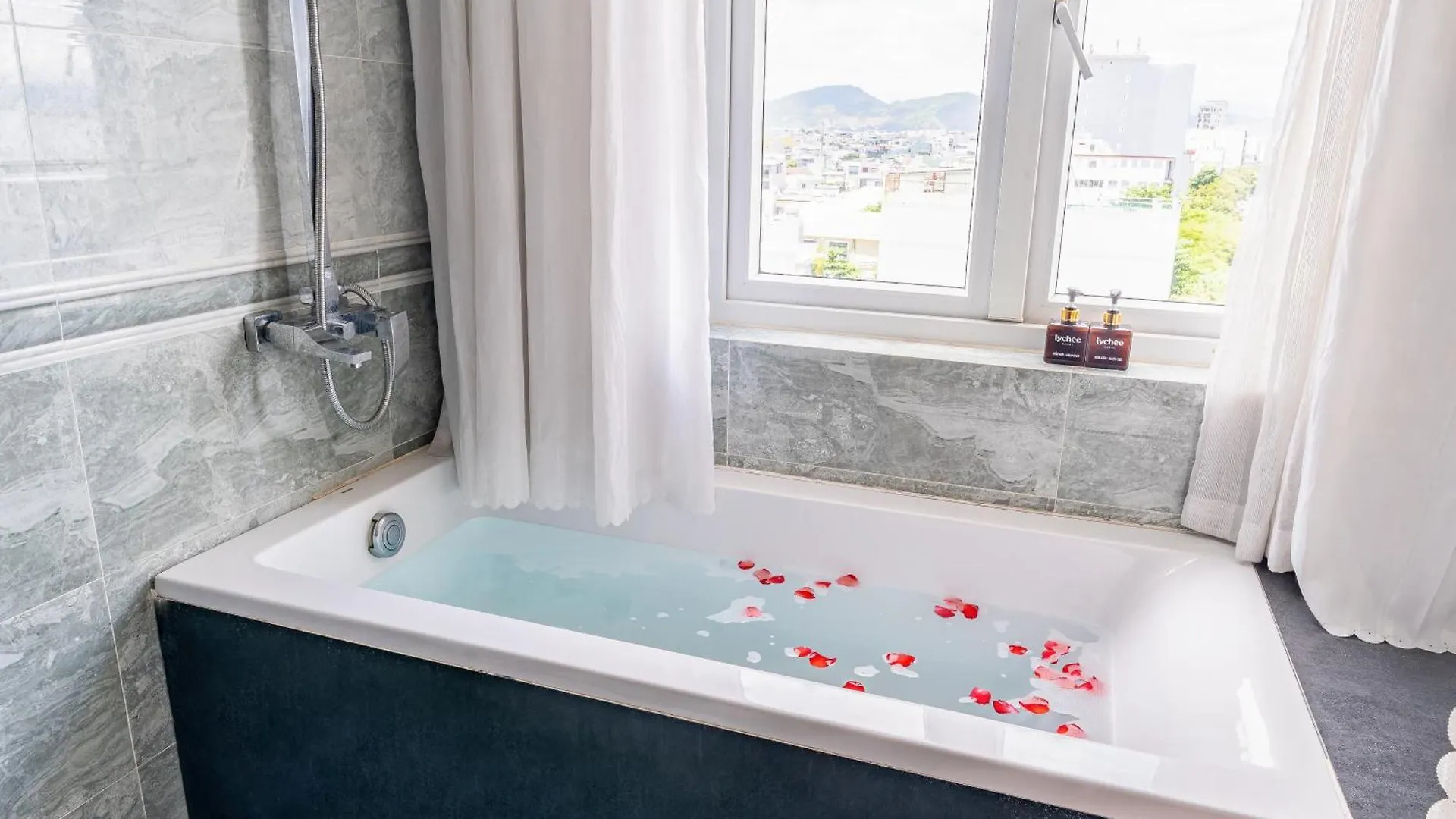 Lychees' Hotel Da Nang