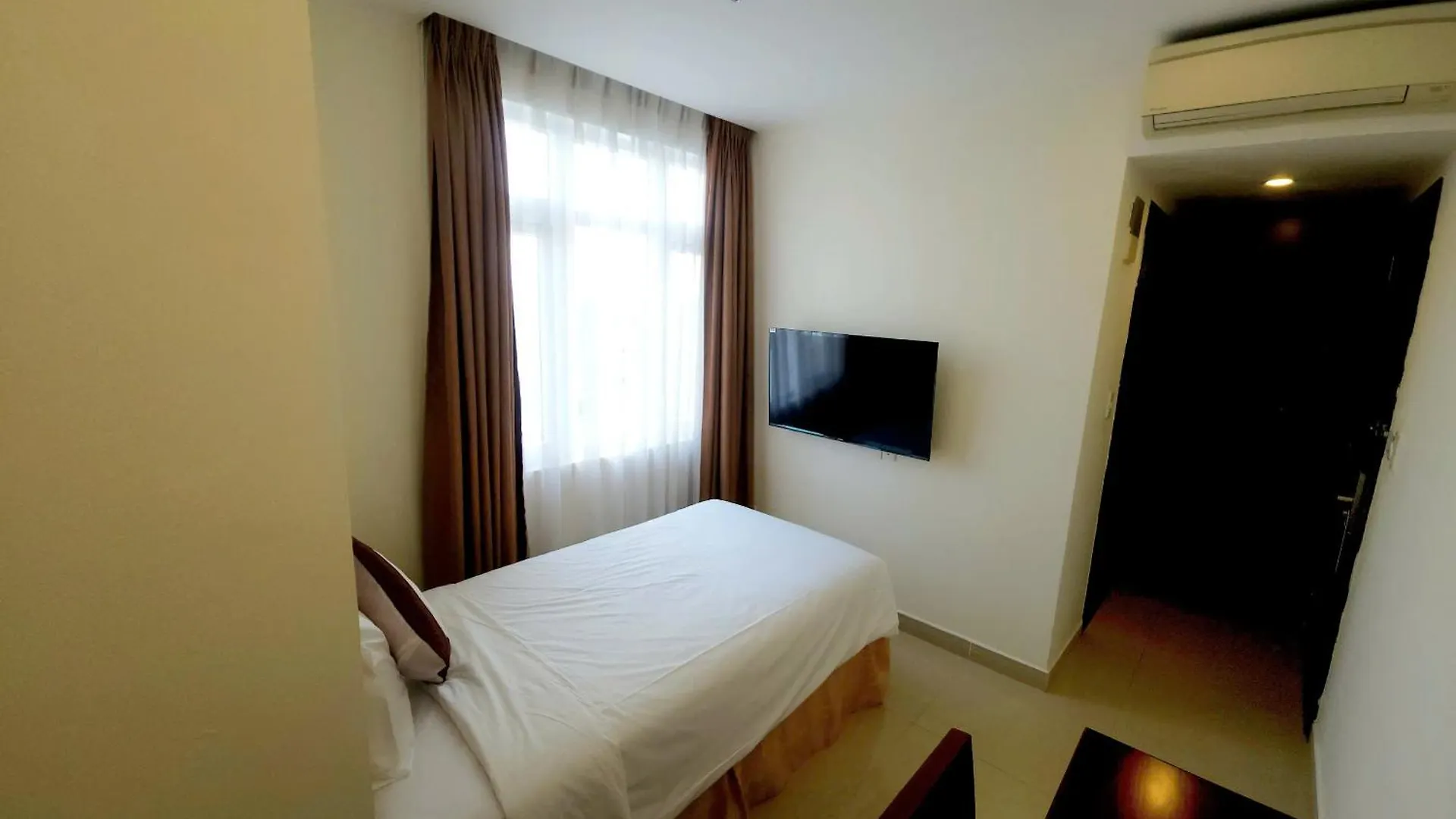 Lychees' Hotel Da Nang 0*,  Vietnam