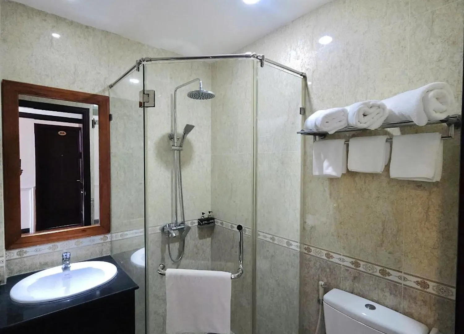 Lychees' Hotel Da Nang 0*,