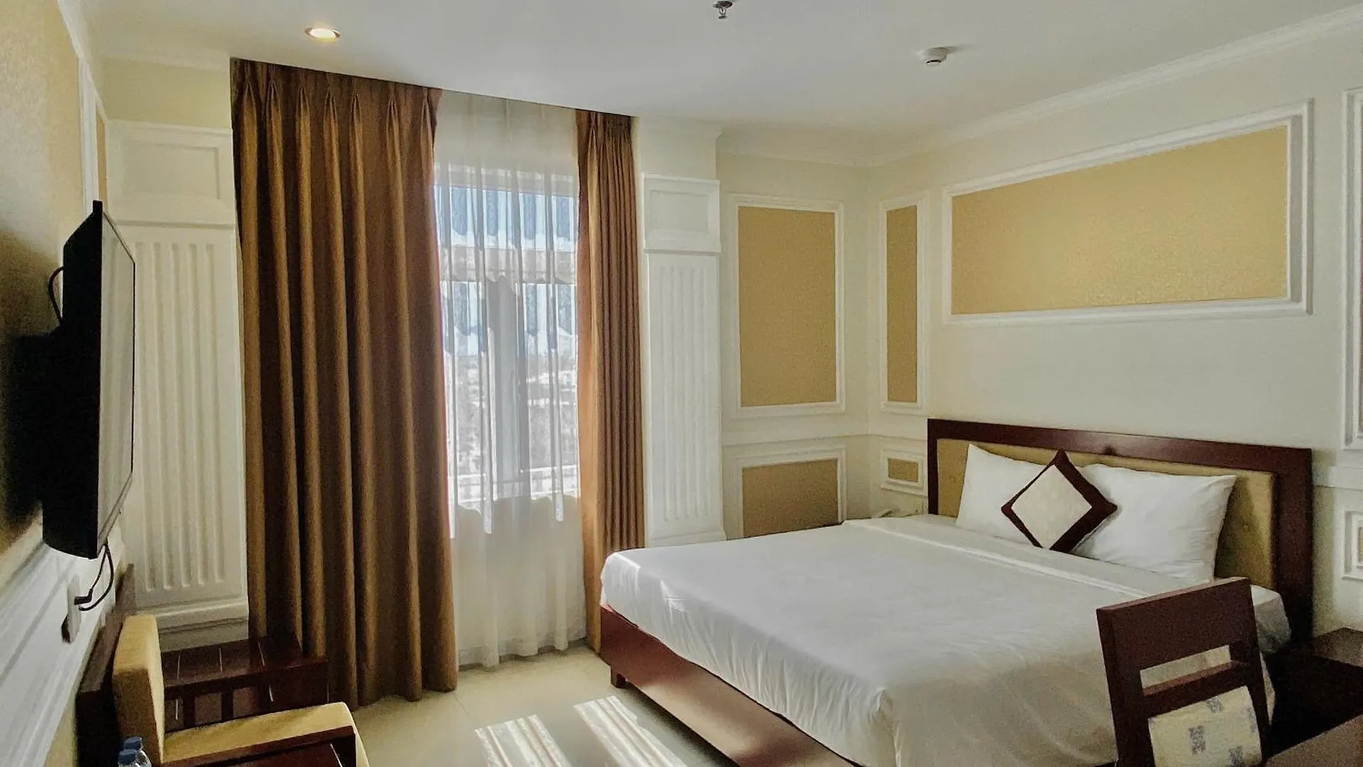 Lychees' Hotel Da Nang 0*,